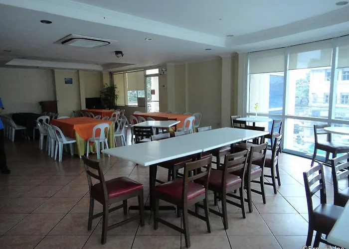The Golden Peak Hotel & Suites Powered By Cocotel