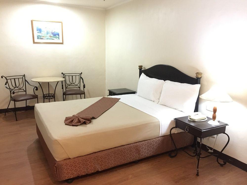Hotel The Golden Peak & Powered By Cocotel